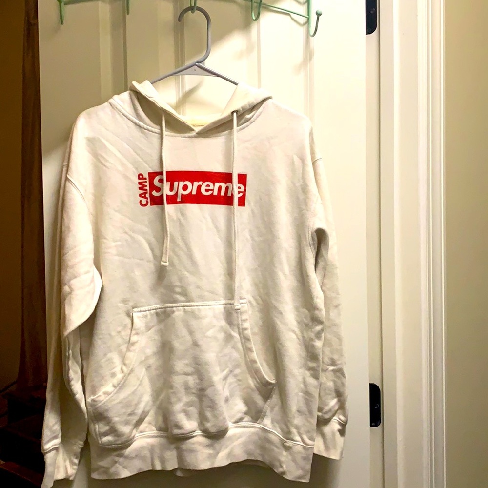 Supreme hoodie. Very good conditions no stains. Price fixed.